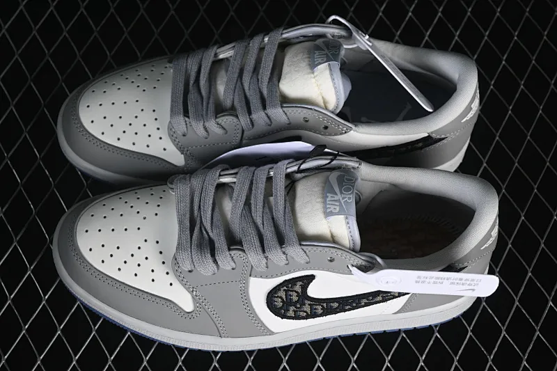 All categories Air Jordan Jordan series basketball shoes Air Jordan 1 Low Dior x Air Jordan 1 Low AJ1 Joe 1 Dior joint white gray low top CN8608-002